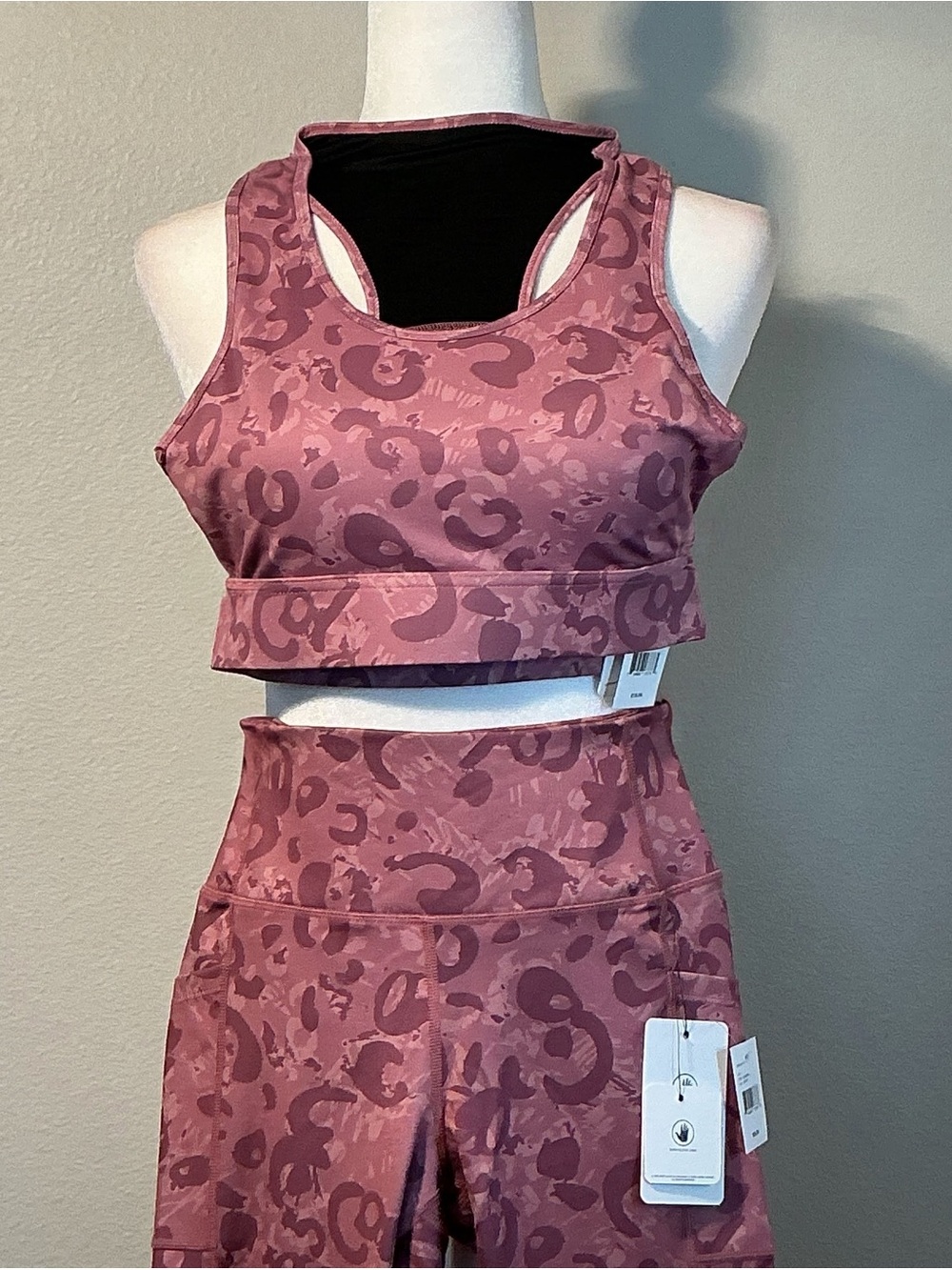 Body Glove M Pink Leopard Sports Bra High Rise Pocket Leggings Set NWT - Picture 4 of 13